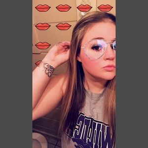 Meet your Posher, Bayley